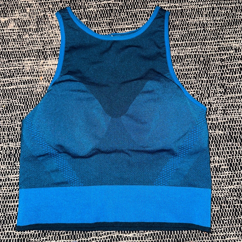 Lululemon tank, size 4, AMAZING condition